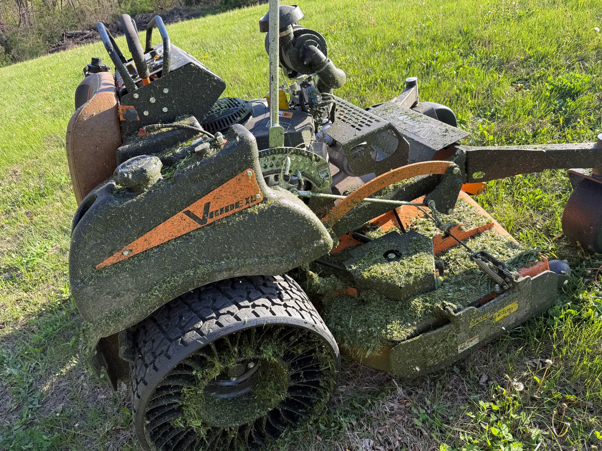 Gallery photos for Clean Stripes and Long Days - That's the Job: Image #3