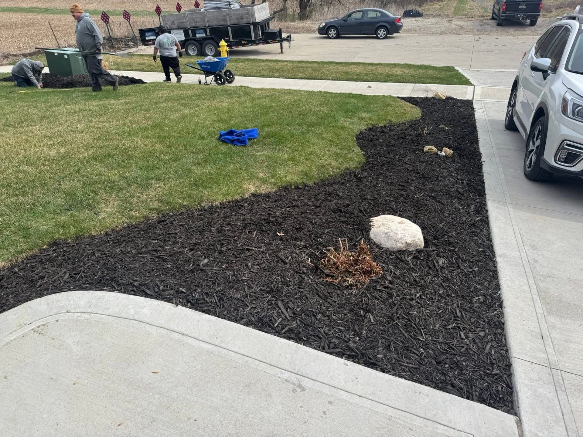 Gallery photos for Full Yard Mulch Makeover with Deep Natural Edging in Norwalk: Image #2