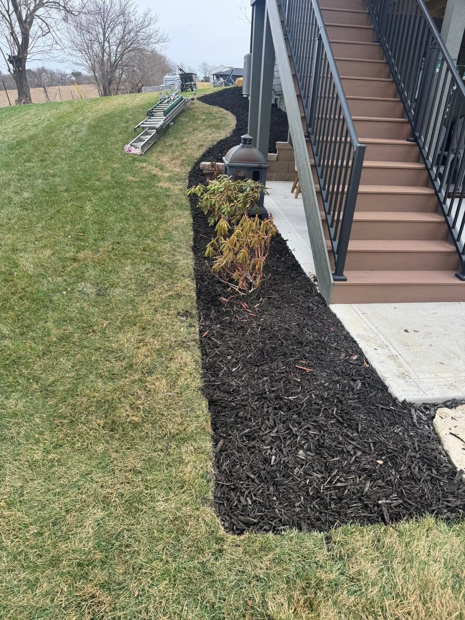 Gallery photos for Full Yard Mulch Makeover with Deep Natural Edging in Norwalk: Image #1