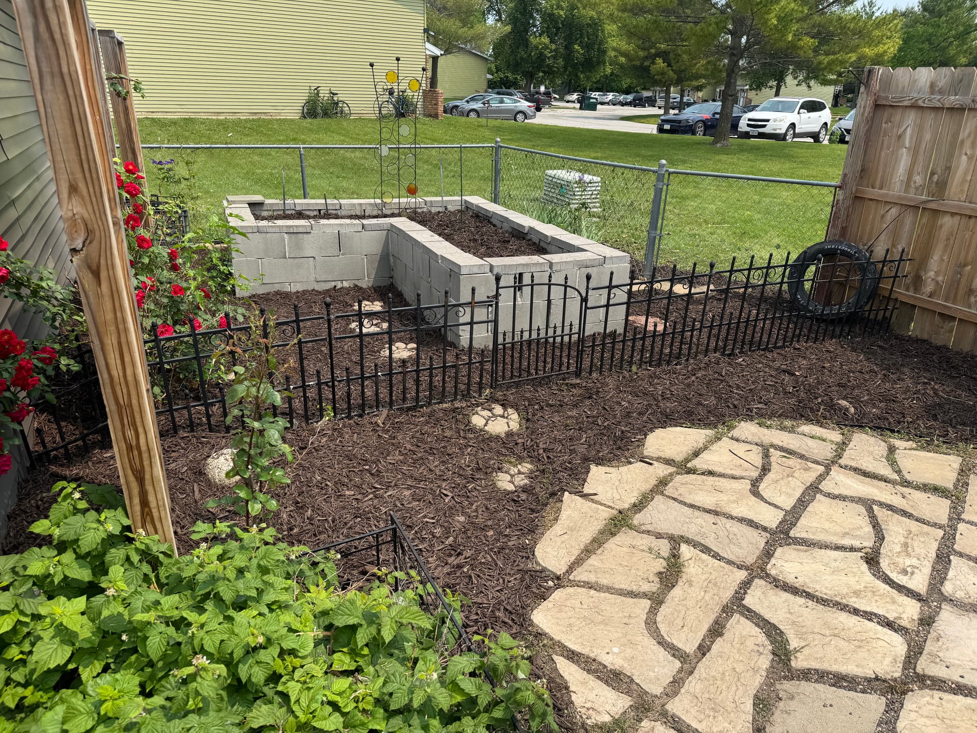 Gallery photos for Overgrown Backyard Cleaned Up and Made Market Ready: Image #8