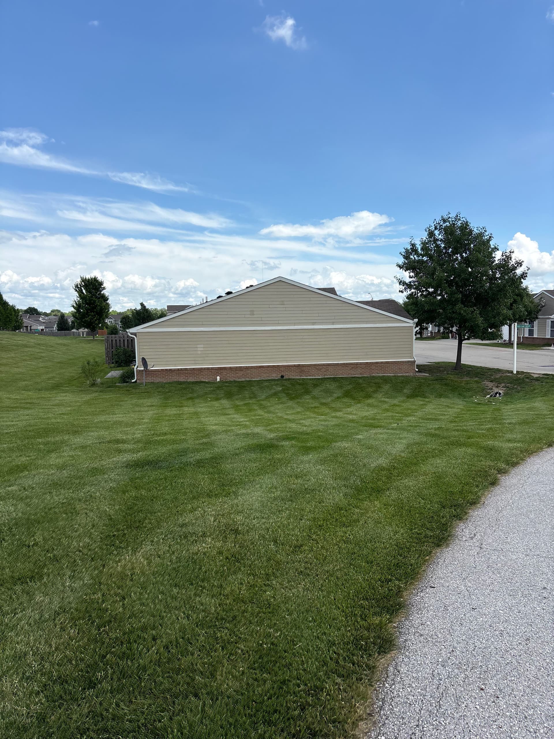 Gallery photos for Sharp Stripes and Clean Edges for HOA and Senior Living Properties: Image #2