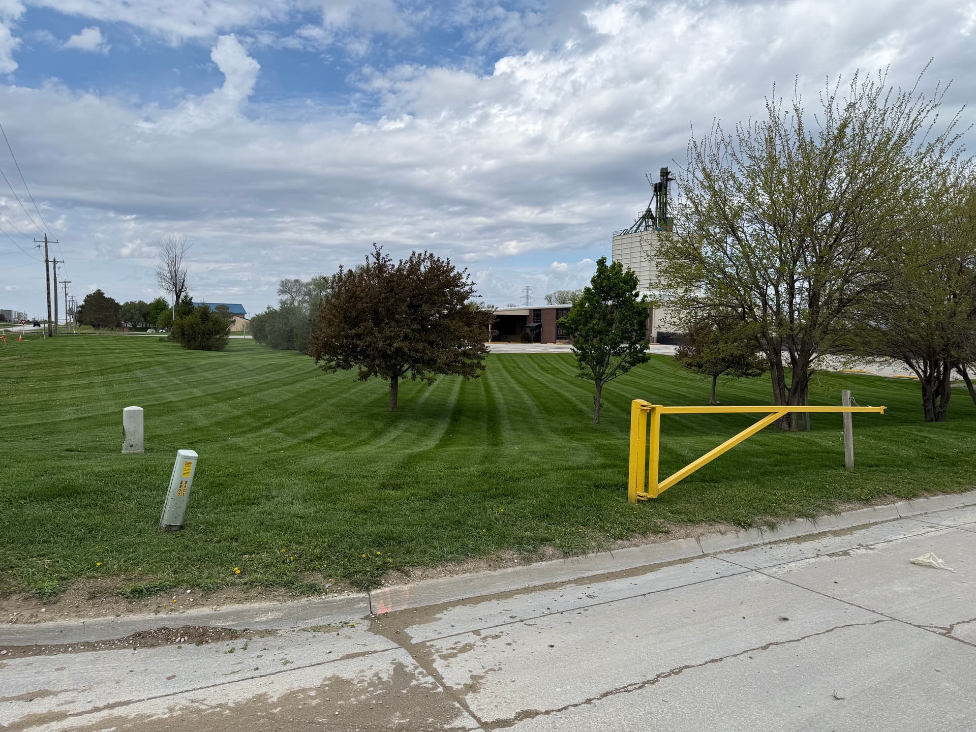 Gallery photos for Clean Stripes and Sharp Edges at Our Grimes Commercial Property: Image #4