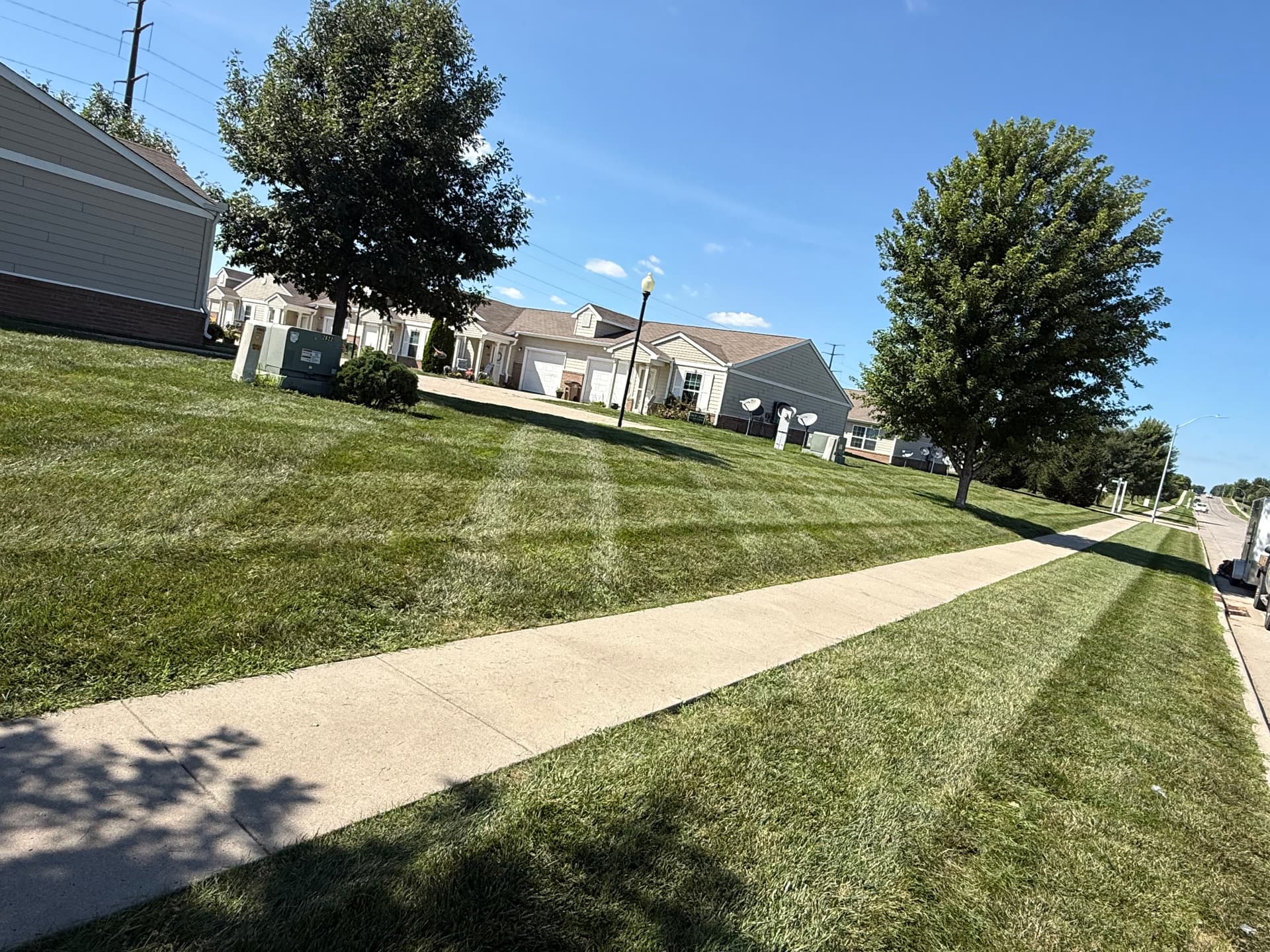 Gallery photos for HOA Lawn Mowing That Keeps the Whole Neighborhood Sharp: Image #4