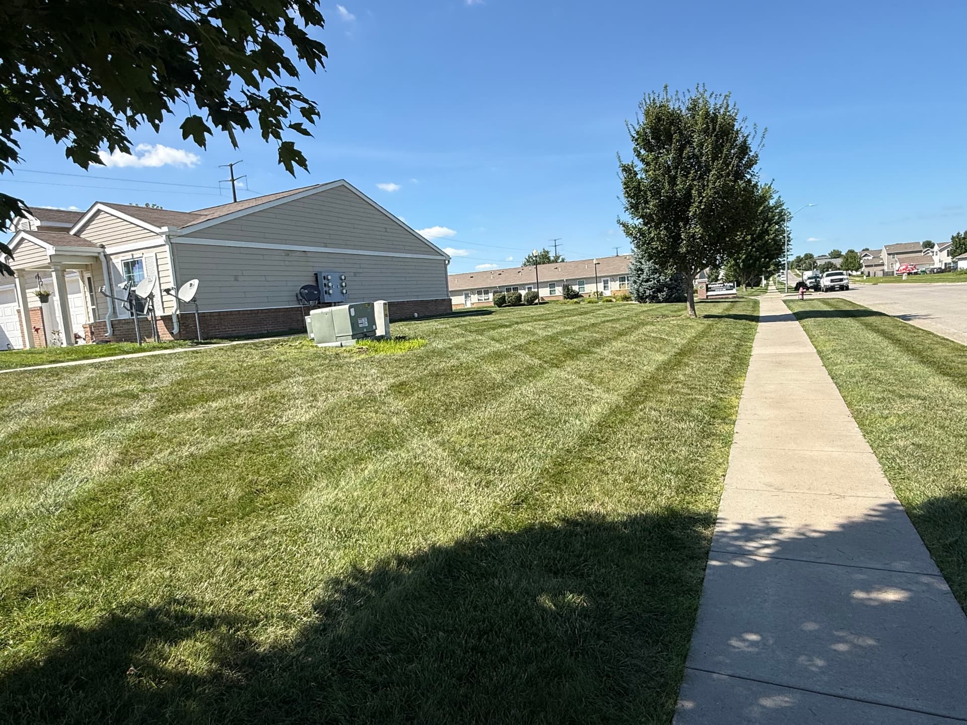 Gallery photos for HOA Lawn Mowing That Keeps the Whole Neighborhood Sharp: Image #3