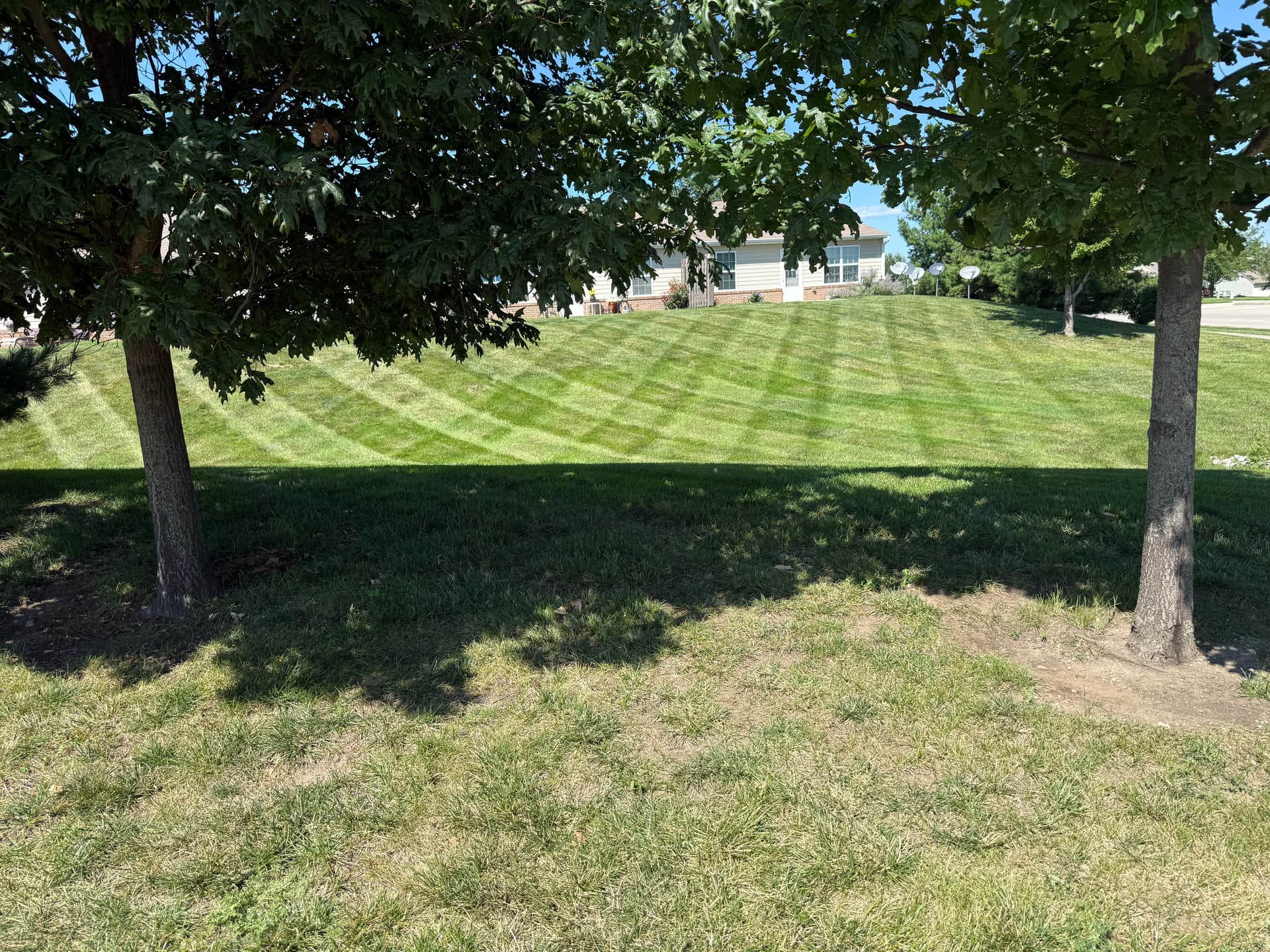 Gallery photos for HOA Lawn Mowing That Keeps the Whole Neighborhood Sharp: Image #1