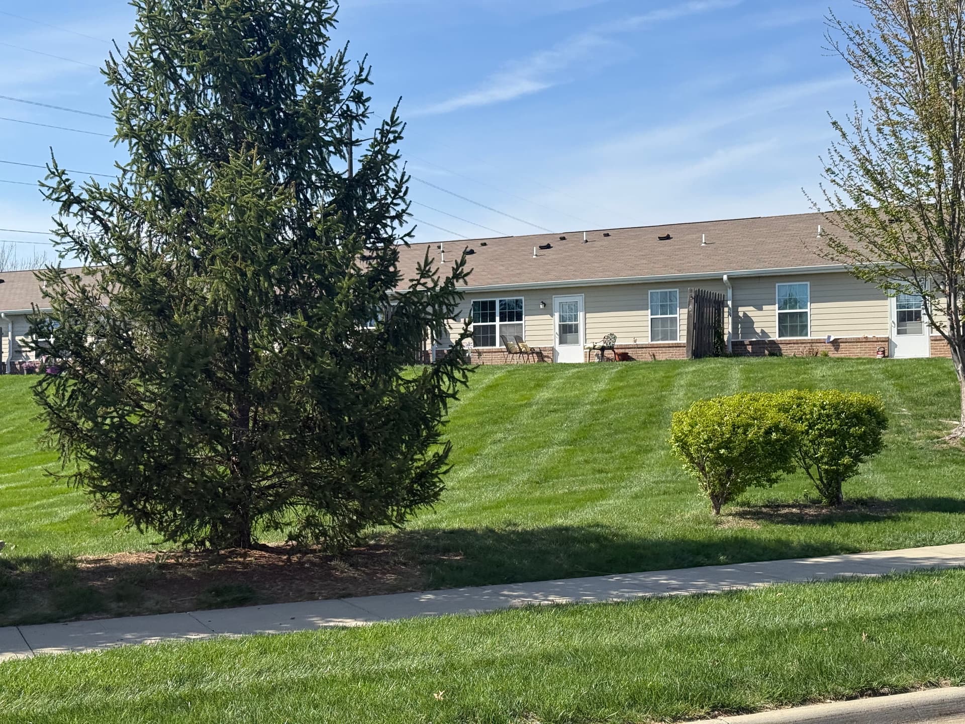 Gallery photos for HOA Lawn Mowing Done Right Across 78 Homes: Image #1