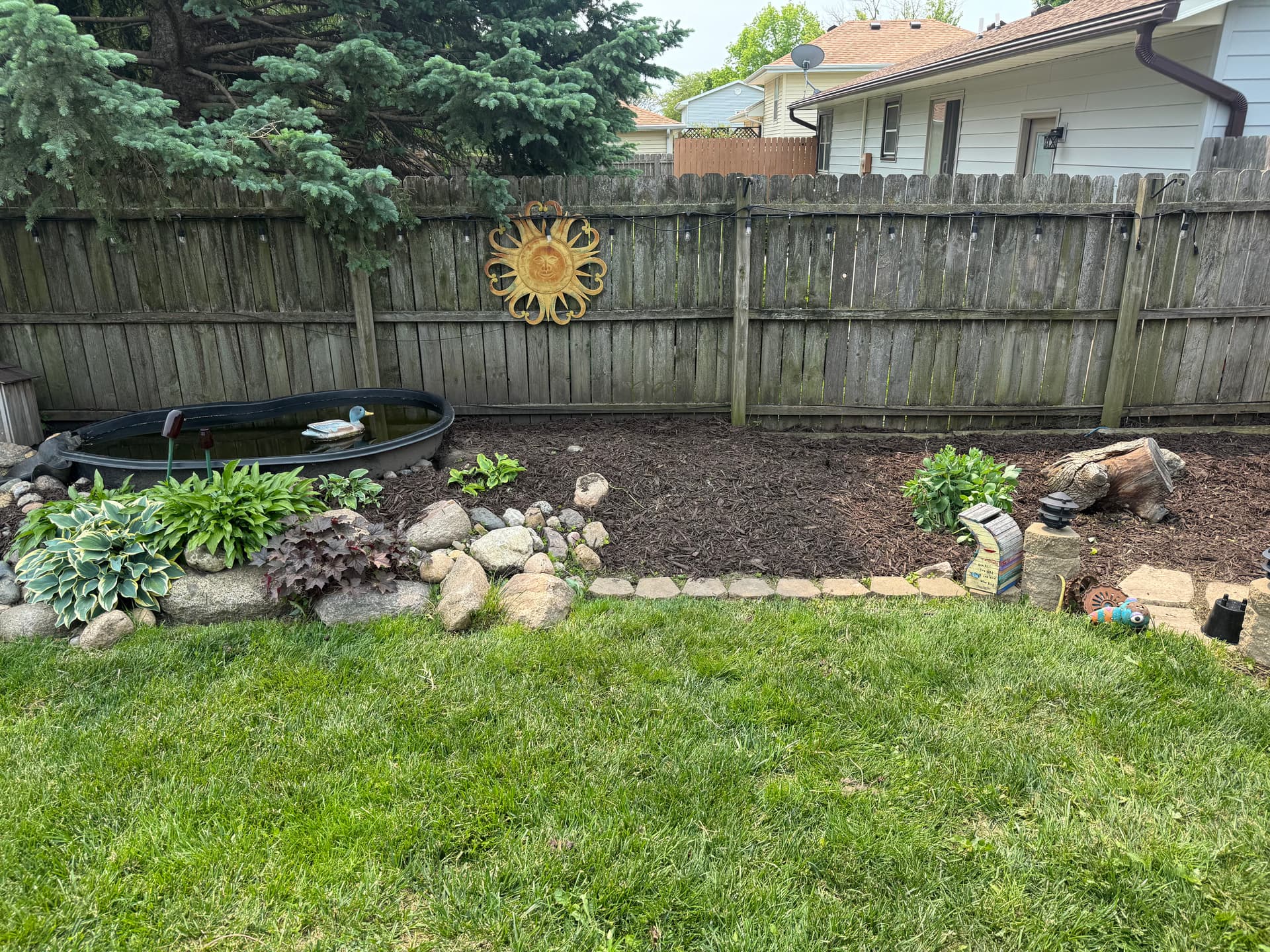 Gallery photos for Overgrown Backyard Cleaned Up and Made Market Ready: Image #9