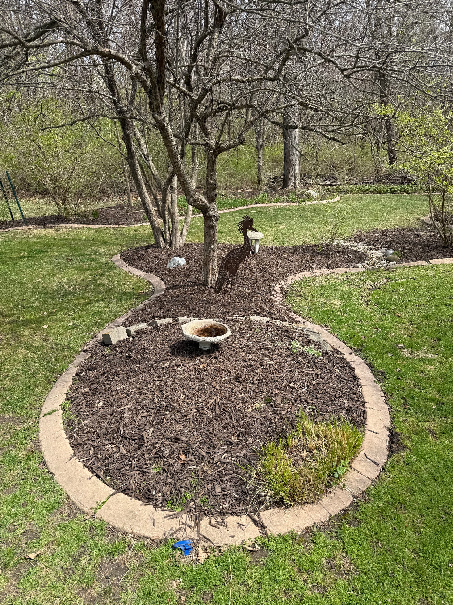 Gallery photos for Full Bed Tear-Out Spring Cleanup and Re-Mulch in West Des Moines: Image #7