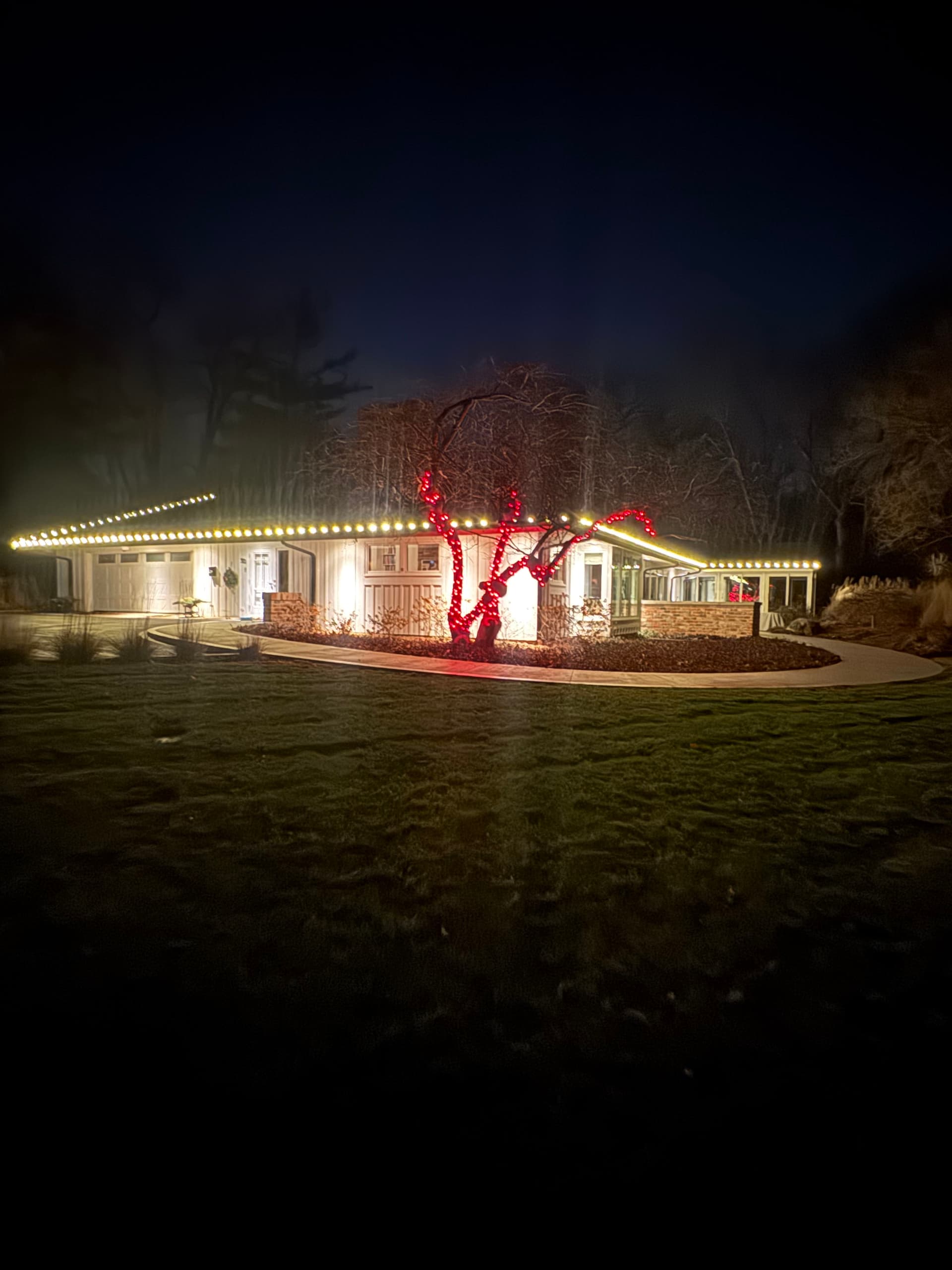 Christmas Light Installation That Makes a Des Moines Home Glow image
