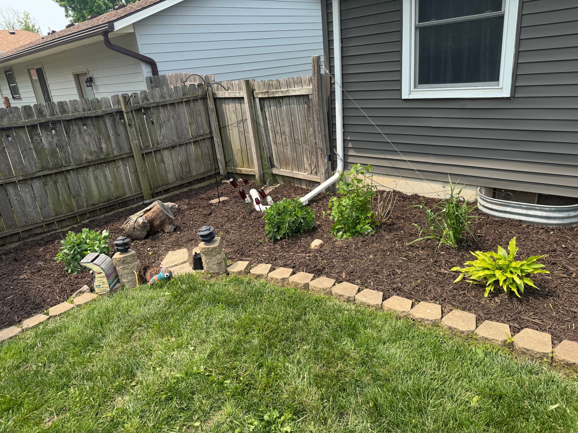 Gallery photos for Overgrown Backyard Cleaned Up and Made Market Ready: Image #5