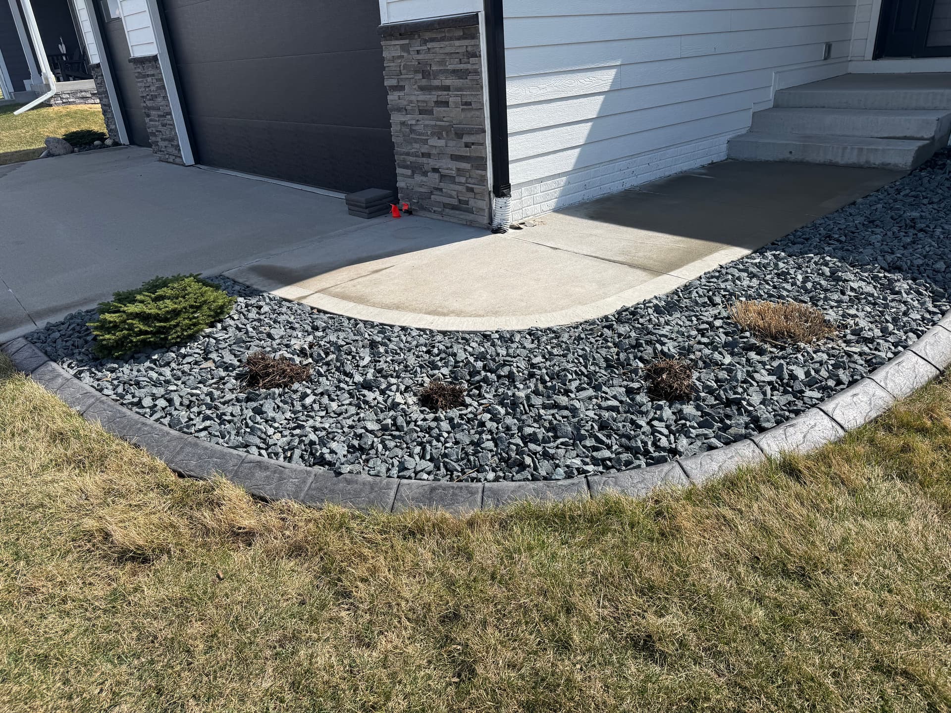 Gallery photos for Trap Rock Landscape Makeover in Altoona Iowa: Image #6