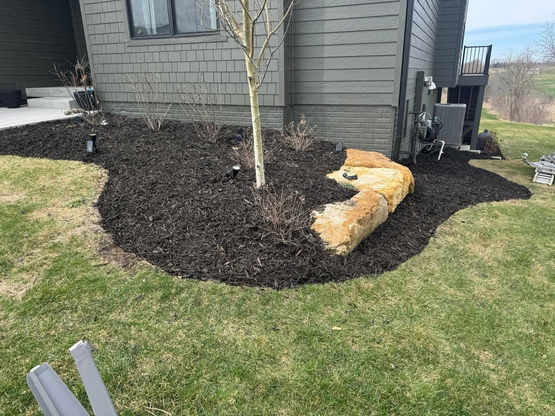 Gallery photos for Full Yard Mulch Makeover with Deep Natural Edging in Norwalk: Image #3