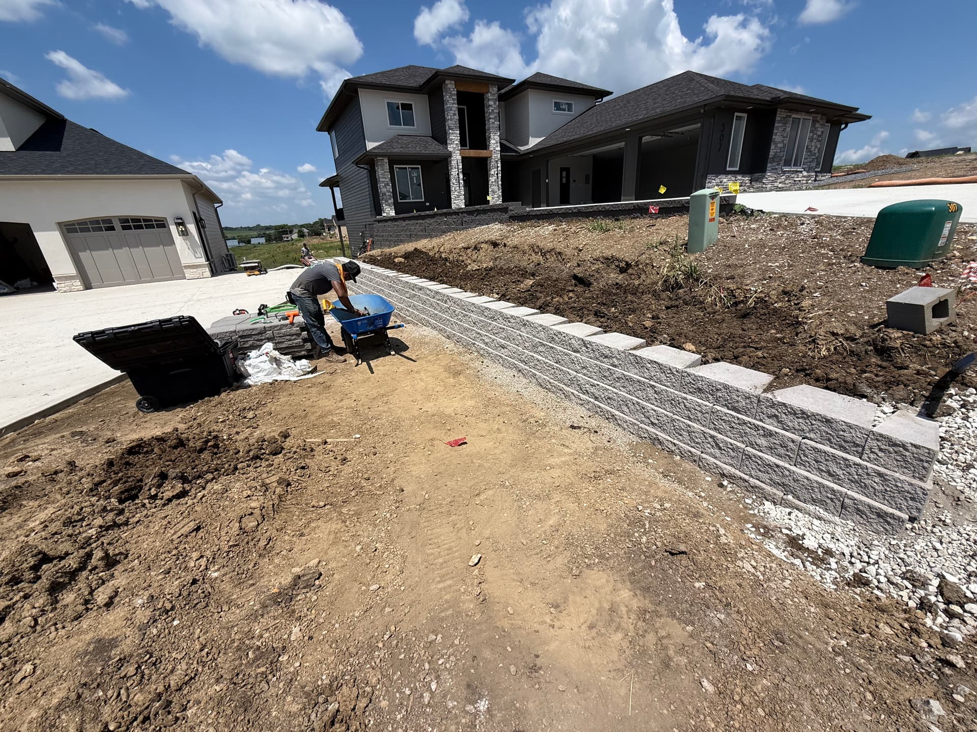Gallery photos for Iowa Home Show Retaining Wall Build Done Right: Image #5