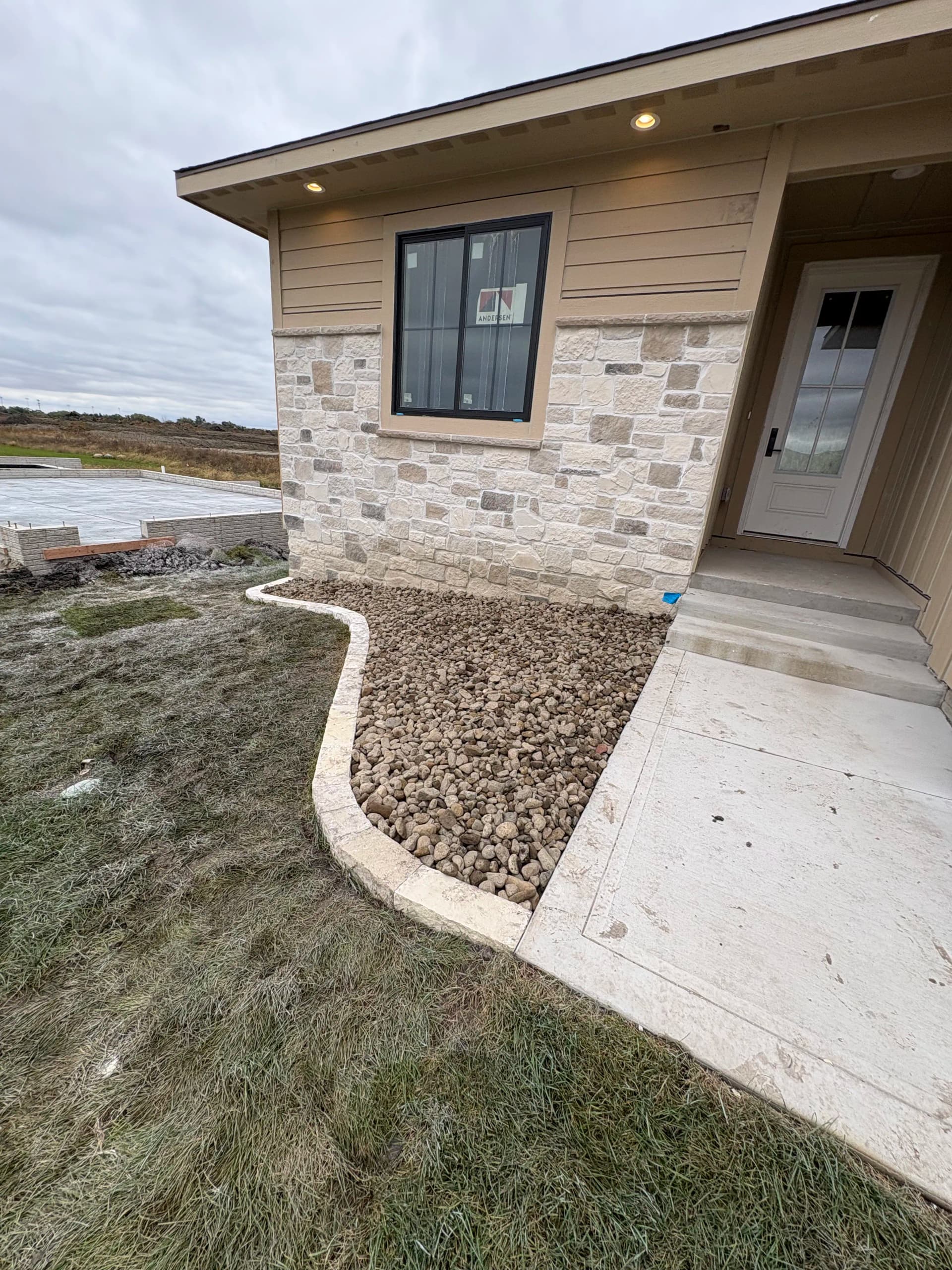 Gallery photos for Front Entry Landscape Bed Installation in Grimes: Image #1