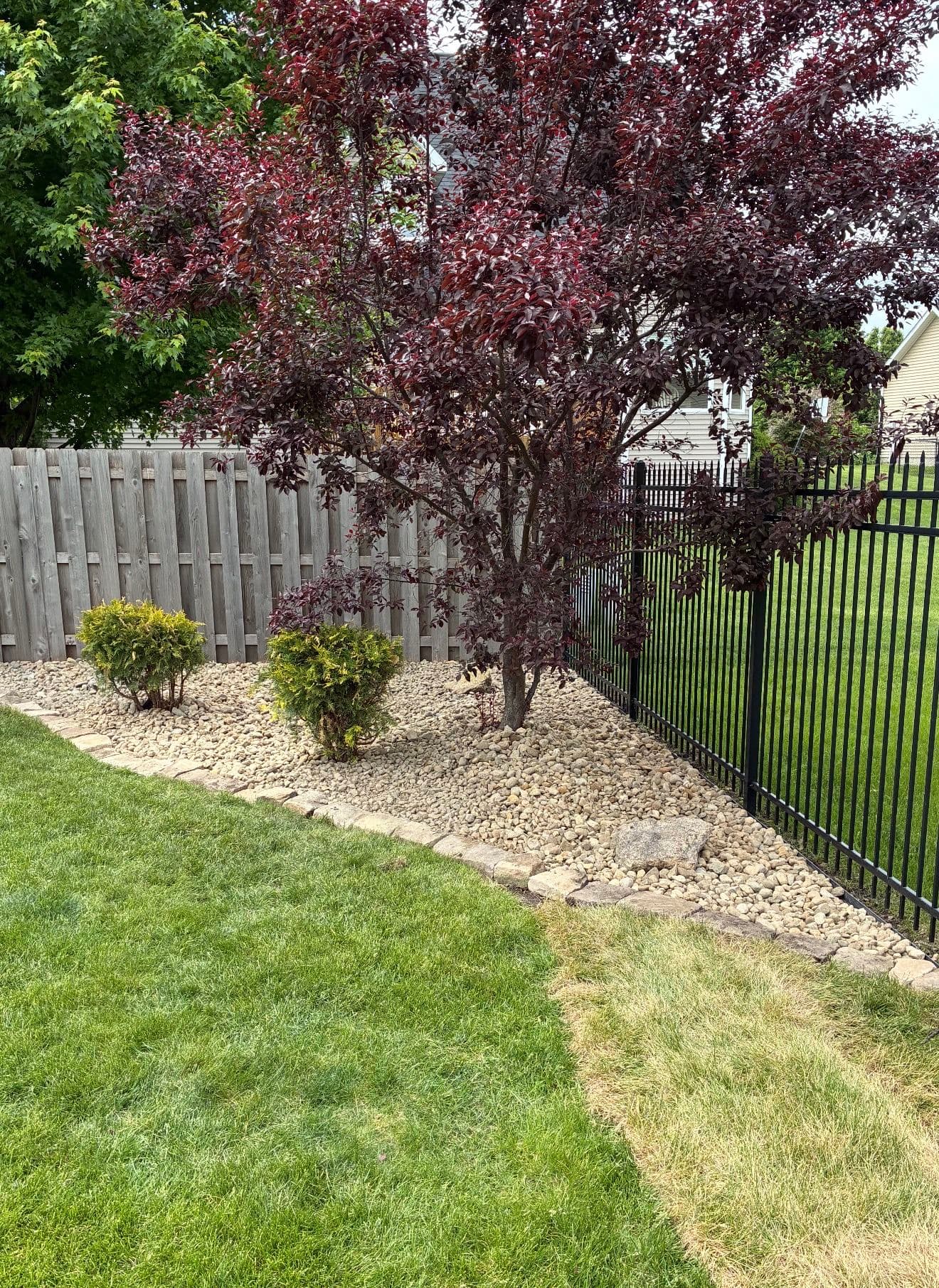 Gallery photos for Backyard Landscape Bed Upgrade with River Rock in Johnson: Image #4