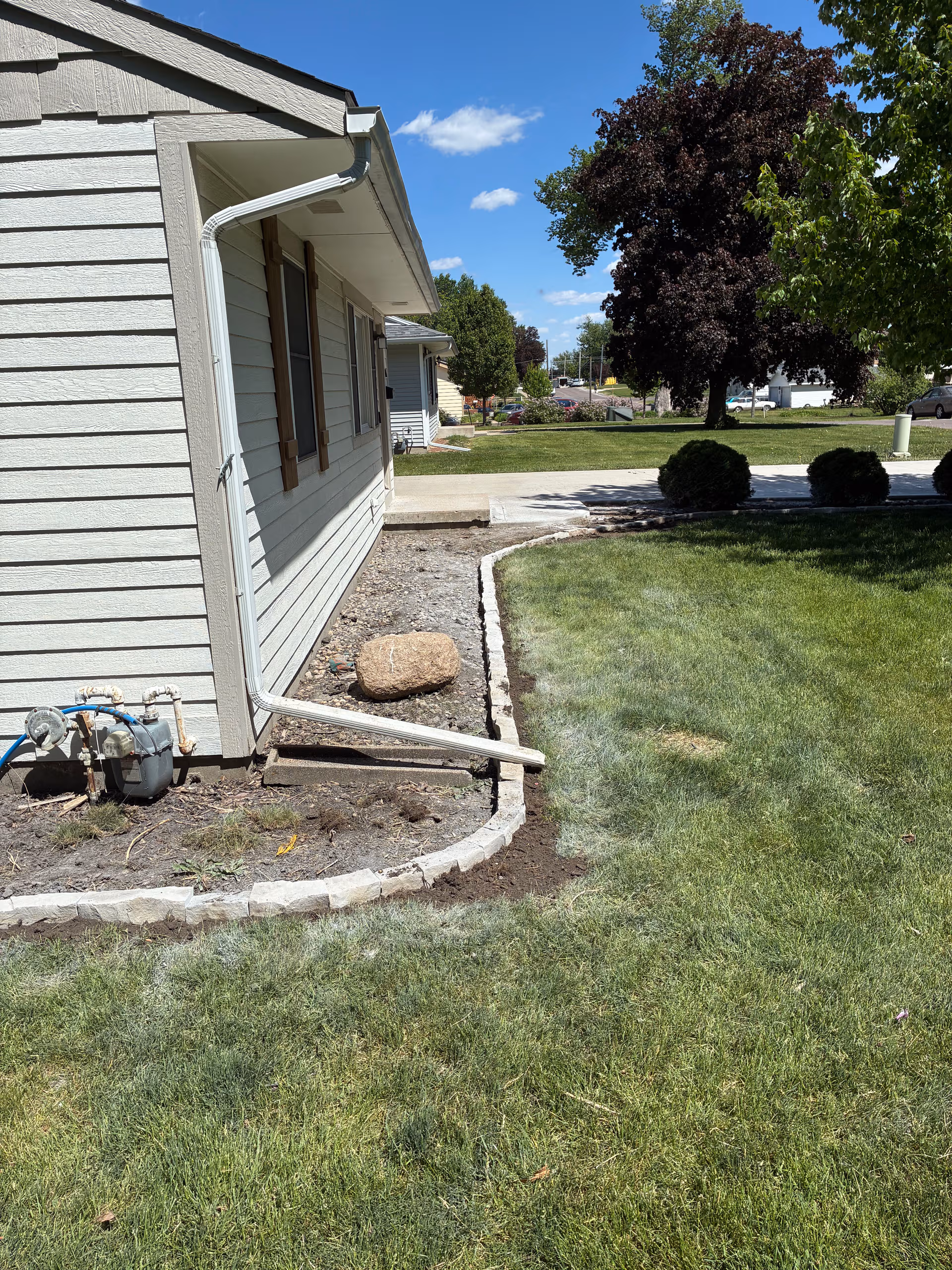 Natural Stone Bed Edging Done Right in Madrid, Iowa image