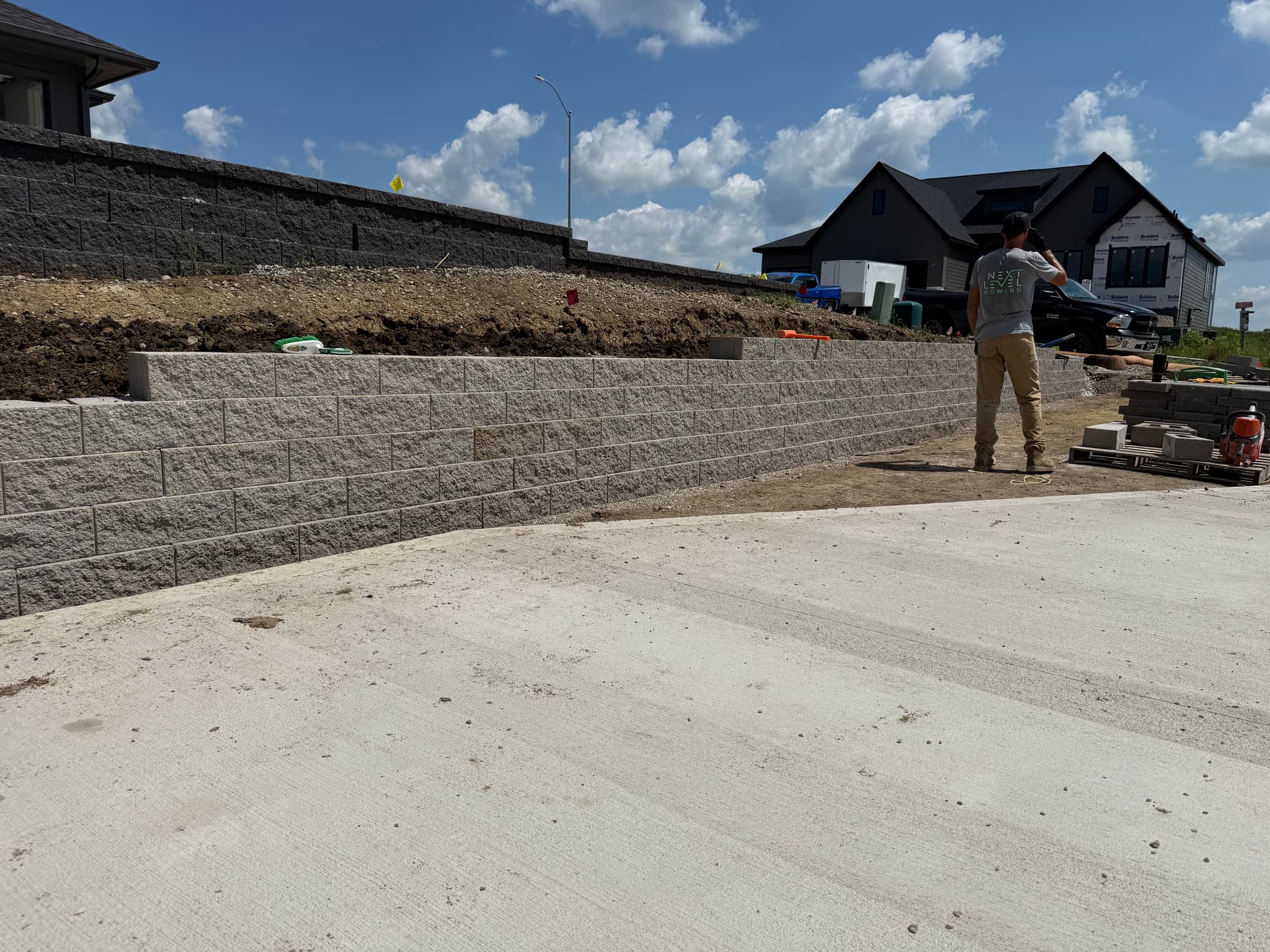Gallery photos for Iowa Home Show Retaining Wall Build Done Right: Image #3