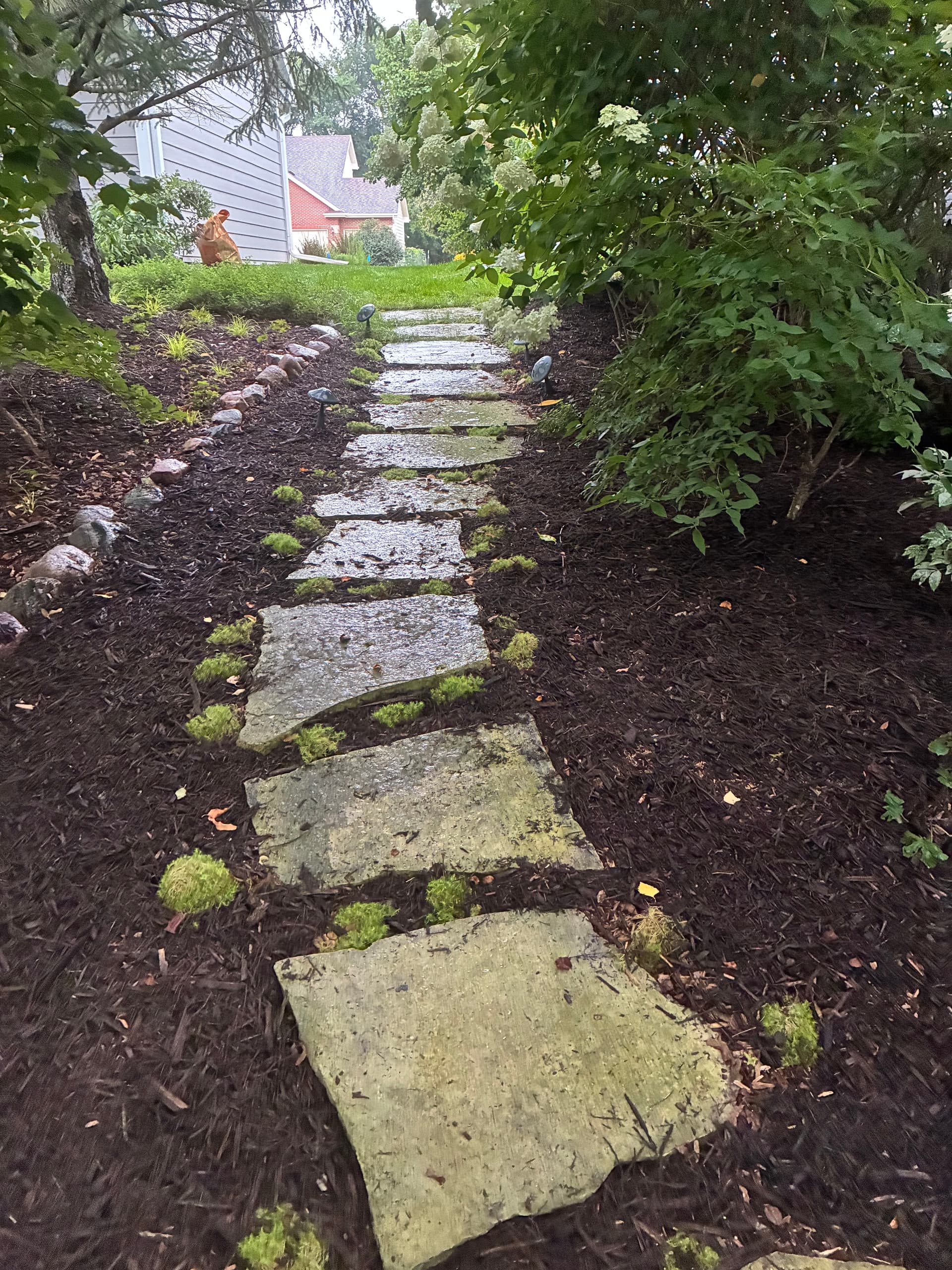 Gallery photos for Fresh Mulch and a Full Landscape Cleanup That Actually Shows: Image #1