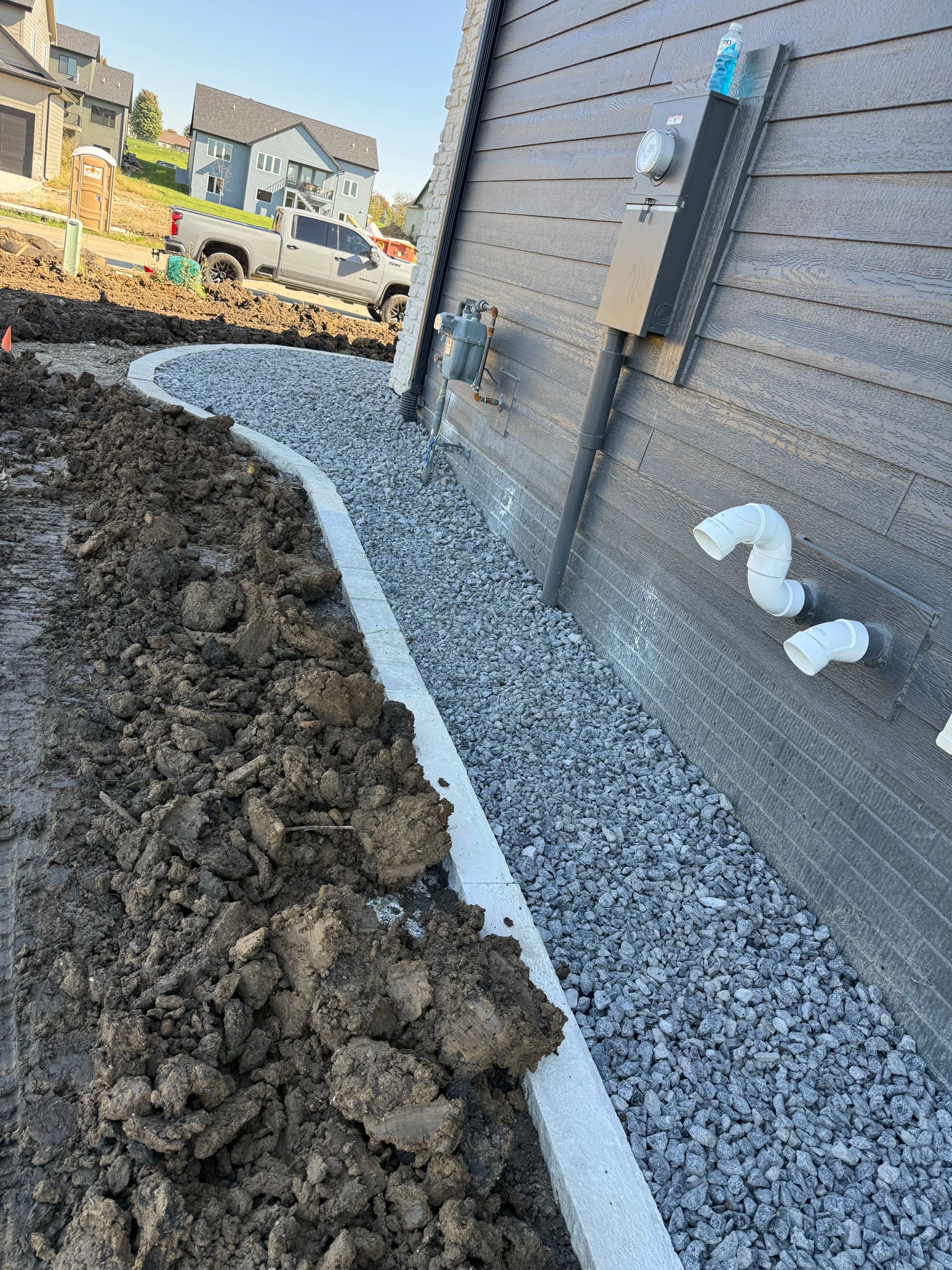 Gallery photos for Full Landscape Install with Wallstone and Rock in Norwalk: Image #1